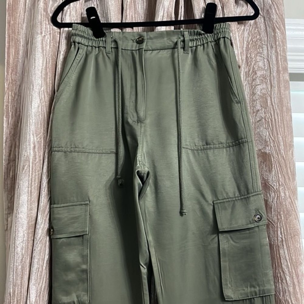 Altar'd State Sage Green Satin Cargo Pants Women's Size Medium Boho Jogger Silk - Picture 7 of 8